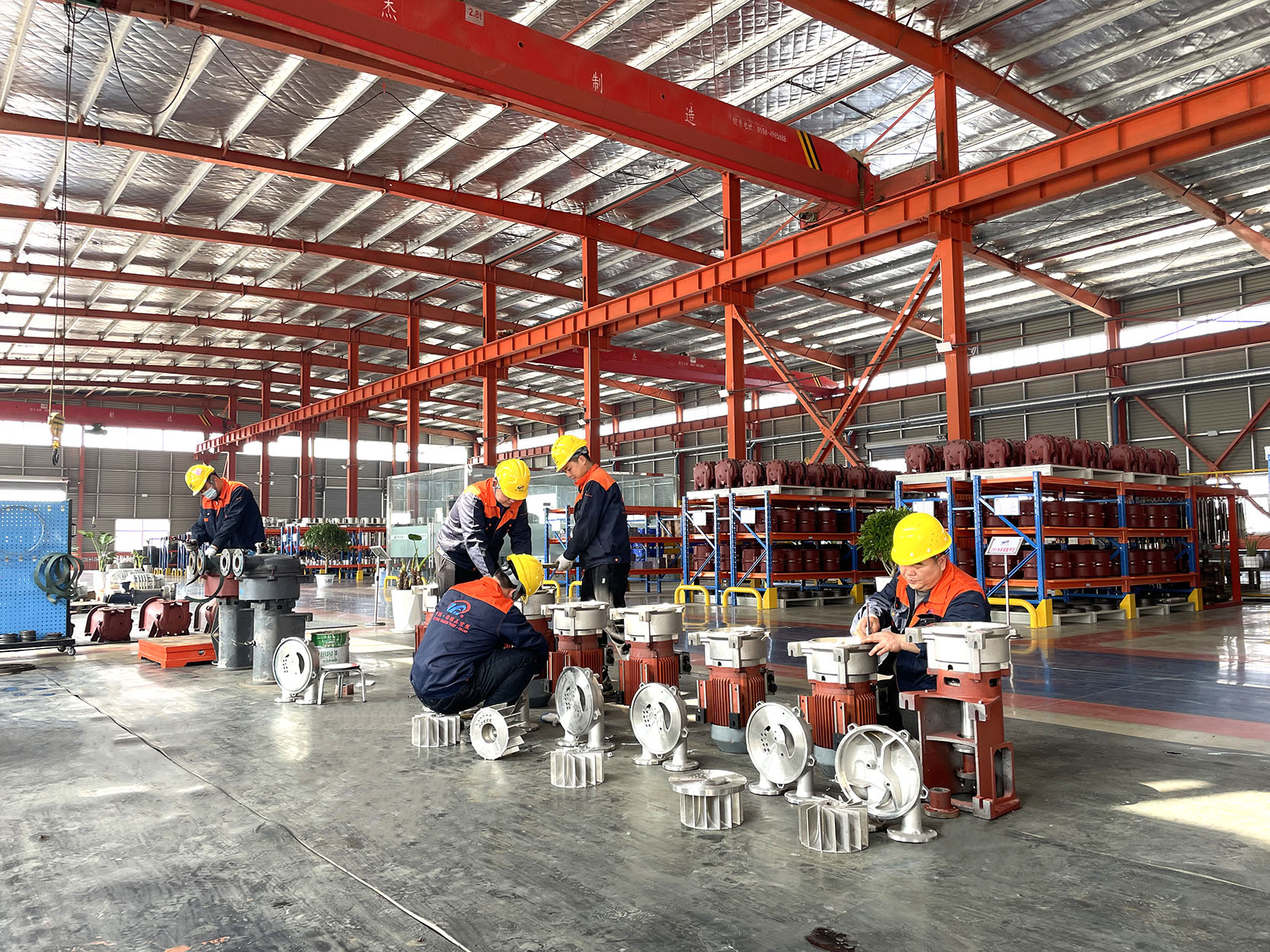 車(chē)間裝配現(xiàn)場(chǎng)